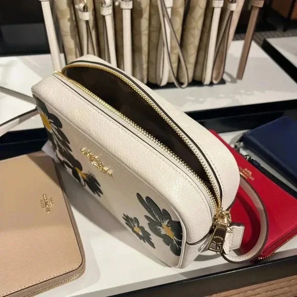 JAMIE CAMERA BAG WITH FLORAL PRINT (COACH CZ598) GOLD/CHALK MULTI - Picture 5 of 11